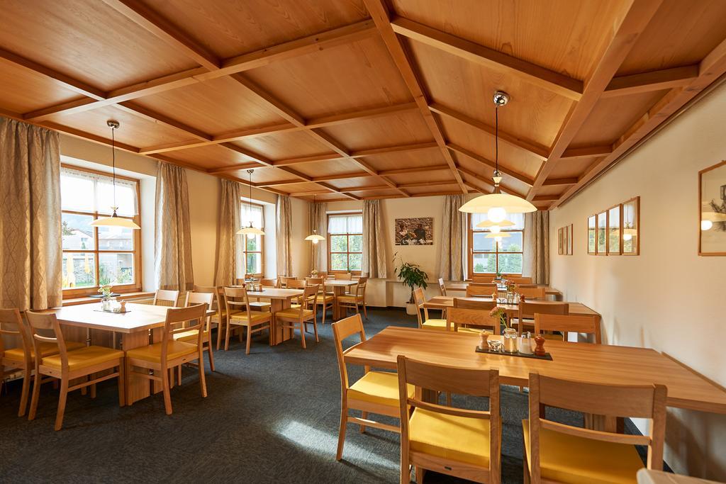 Seminar- Und Gaestehaus Im Kloster Bezau Bagian luar foto